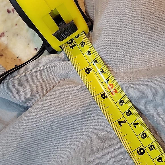 JOE'S JEANS RIPPED AND FRAYED - Picture 13 of 14